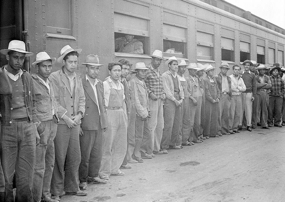 Mexican workers recruited and brought to the Arkansas valley, Colorado, Nebraska, and Minnesota by the Farm Security Administration to harvest and process sugar beets under contract with the Inter-mountain Agricultural Improvement Association, May 1943 (Library of Congress)
