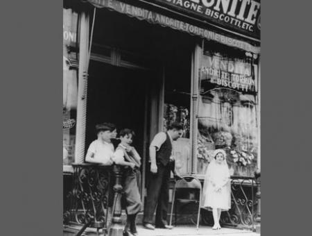 Sidewalk scene with unidentified children, Lower East Side, c. 1935-37. (Photograph by Arnold Eagle, Collection of the Lower East Side Tenement Museum © 2009) Sidewalk scene with unidentified children, Lower East Side, c. 1935-37. (Photogr