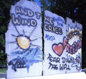 Piece of the Berlin Wall displayed at the Newseum, Arlington, Virginia (Library of Congress Prints and Photographs Division)