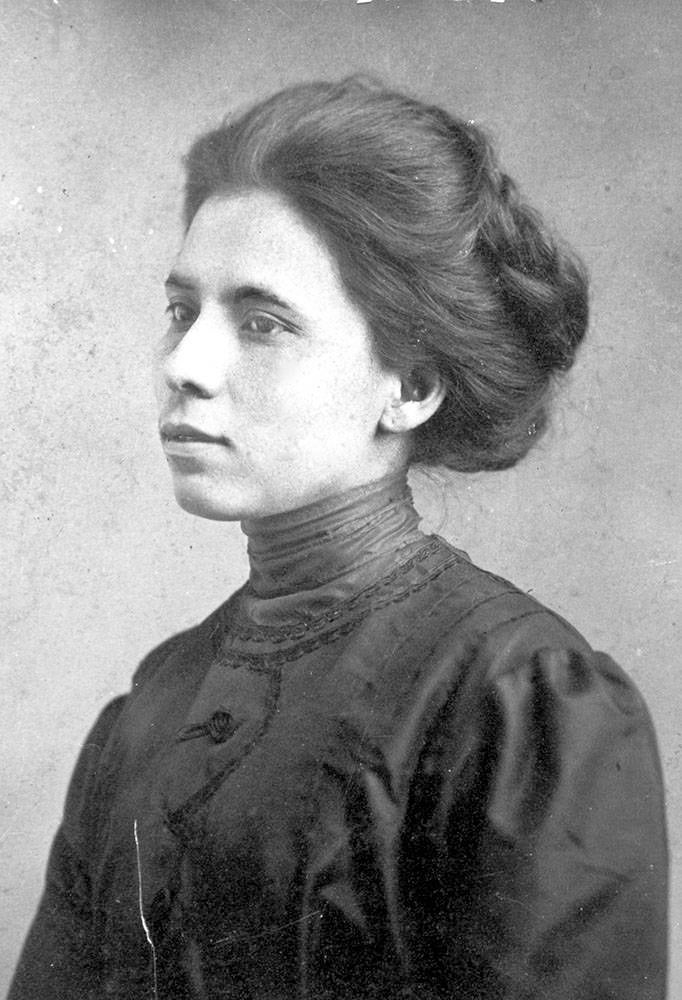 Jovita Idár, by Garcia Studio, ca. 1905. (General Photograph Collection/UTSA Libraries Special Collections)