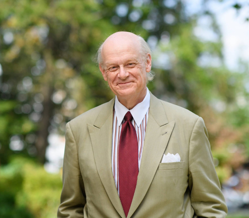 Headshot of scholar Allen Guelzo