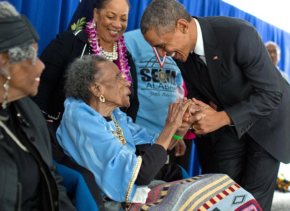 Amelia Boynton Robinson at the age of 103, greeted by President Barack Obama at the fiftieth-anniversary commemoration of the Selma to Montgomery March on March 8, 2015 (Photograph by Pete Souza, Courtesy of ObamaWhiteHouse.archives.gov)