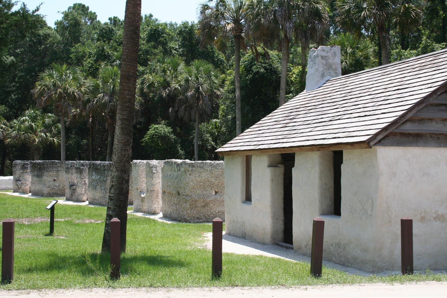 A modern view of a portion of the east arc of tabby slave cabins. [Cabins E-1 through E-4]. (Courtesy of James M. Davidson)