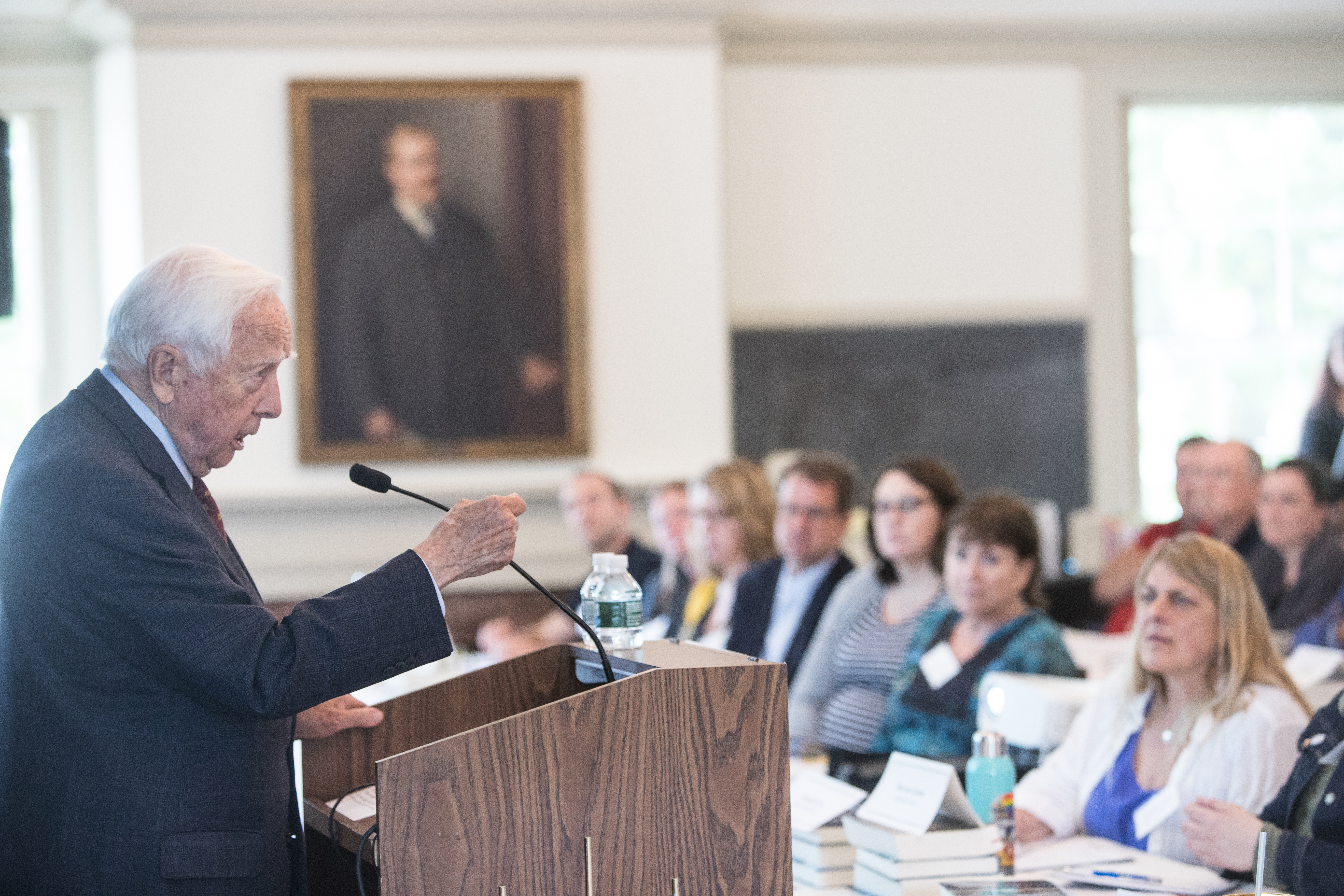 David McCullough leads the pilot 3-day workshop model at Hingham, site of Andrew W. Robertson's 2020 Seminar, "The Early American Republic, 1787–1808."