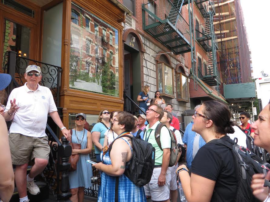 2016 seminar "The Empire City" takes a trip to the Tenement Museum with Professo