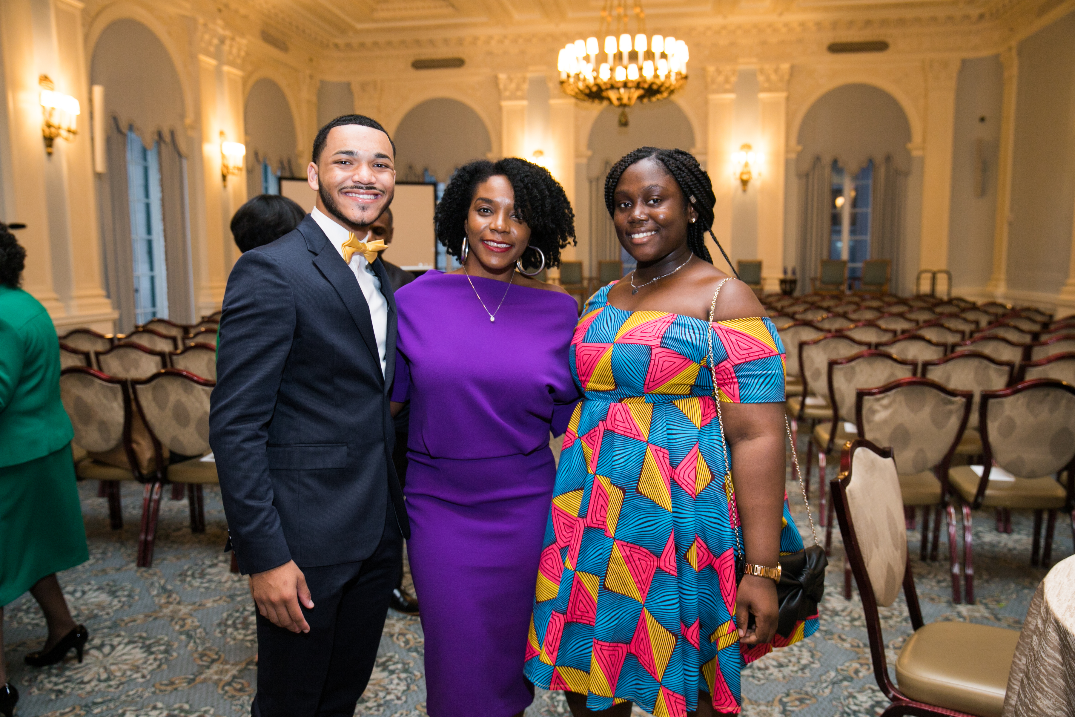 Alysha Butler (center) with Gilder Lehrman Student Advisory Council members at the 2019 NHTOY Award Ceremony
