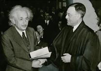Albert Einstein becomes US citizen, October 1, 1940 (Library of Congress) Albert Einstein becomes US citizen, October 1, 1940 (Library of Congres