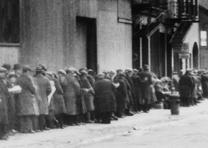 Breadline at McCauley Water Street Mission in New York, ca. 1930. (Library of Congress Prints and Photographs Division) Breadline in New York, ca. 1930. (Library of Congress Prints & Photographs Div.)