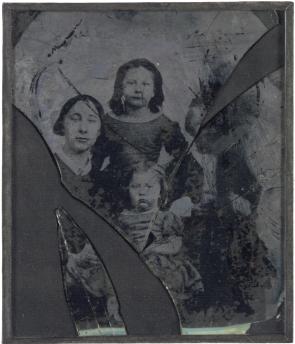 Ambrotype of Libby, Leon, Georgina and Lucy Tillotson, ca. 1862 (Gilder Lehrman Institute)