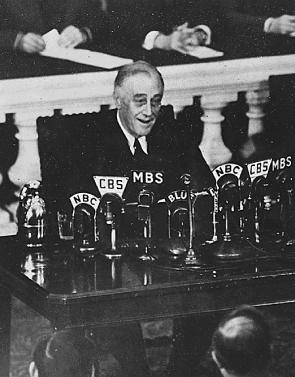 Franklin Roosevelt addressing Congress, March 1, 1945. (NARA 196081)