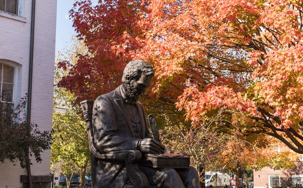 Fall Abraham Lincoln Statue