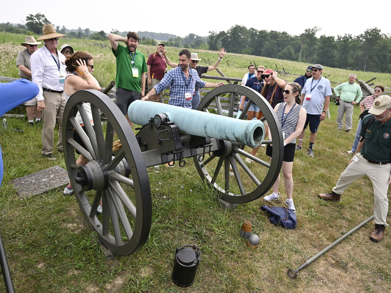 Teachers on the Gettysburg Battlefield with cannon