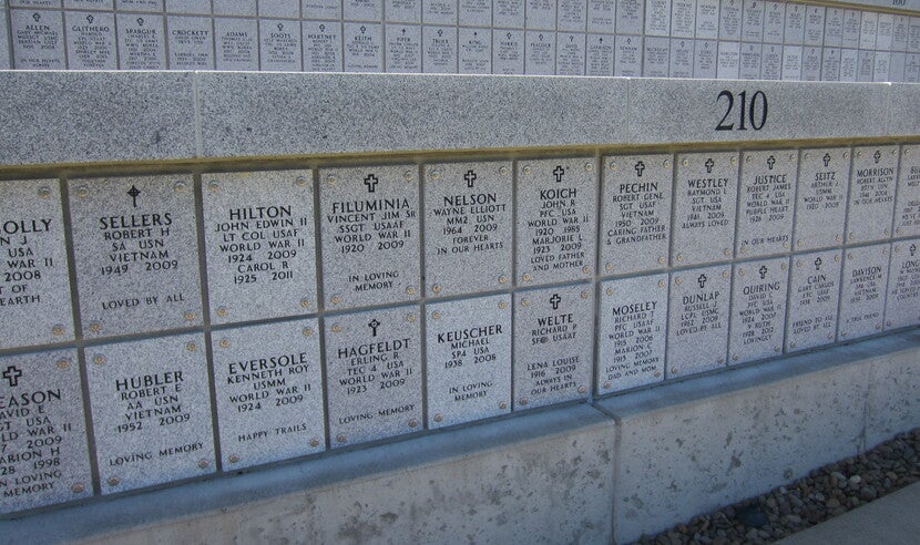 Photograph of a monument at Williamette National Cemetery in Oregon