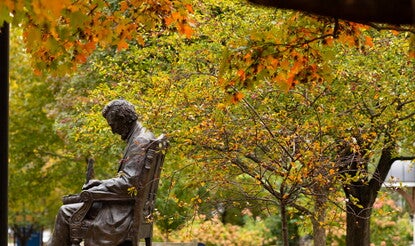 Lincoln Statue on Gettysburg College Campus